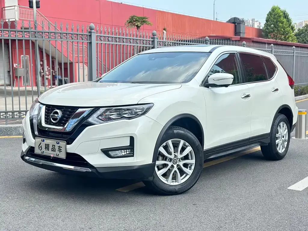 Nissan X-Trail — фото 1