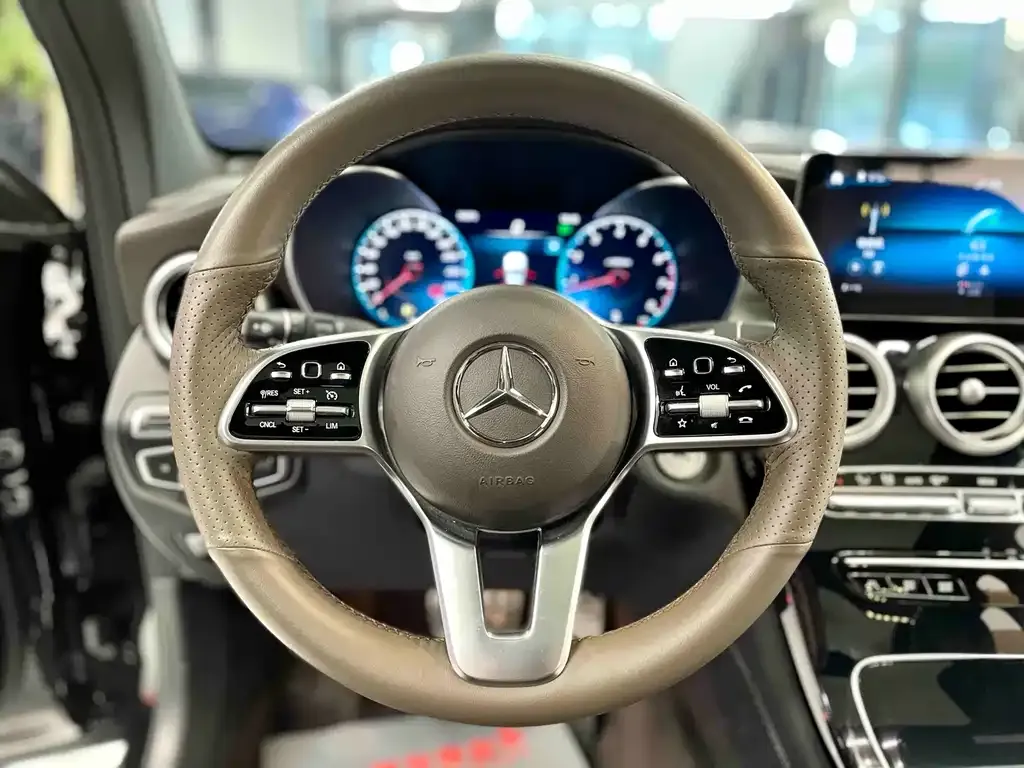 Mercedes-Benz GLC — фото 4