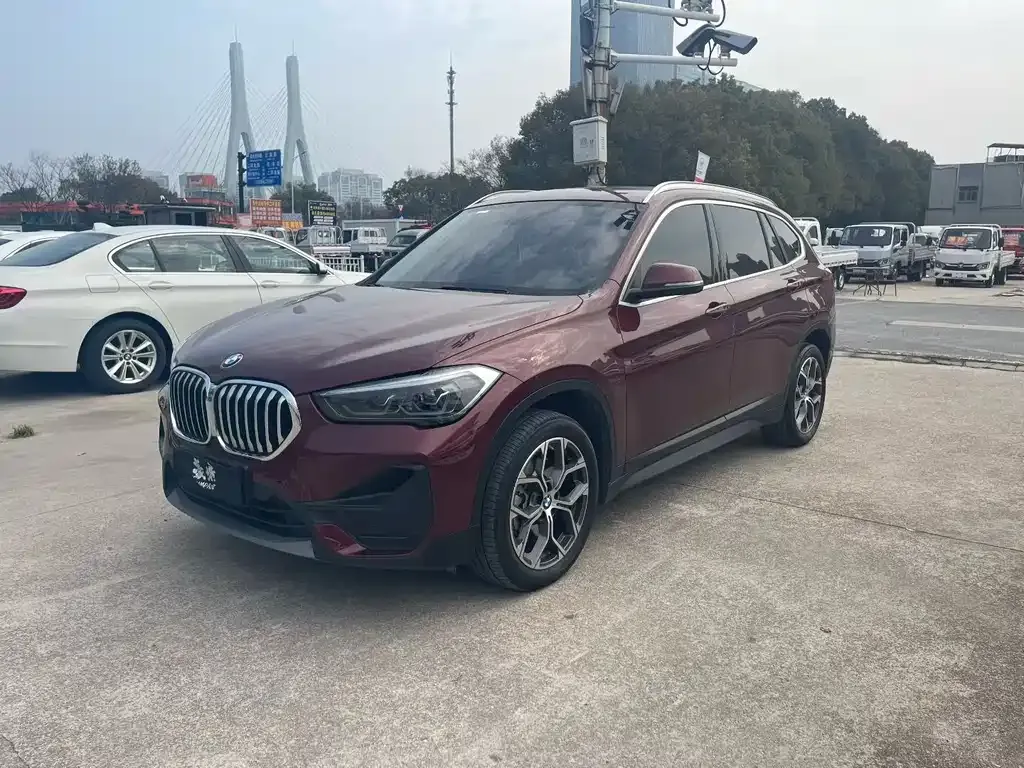 BMW X1 — фото 1