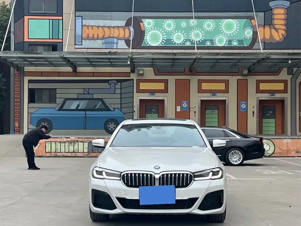BMW 5 Series — фото 4
