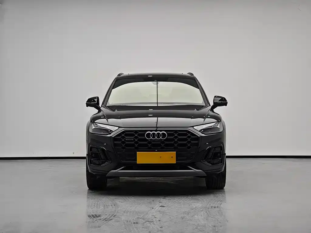 Audi Q5L — фото 5