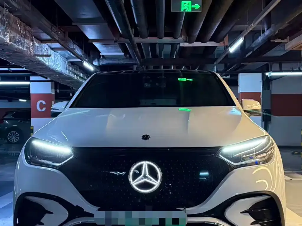 Mercedes-Benz EQE SUV — фото 1