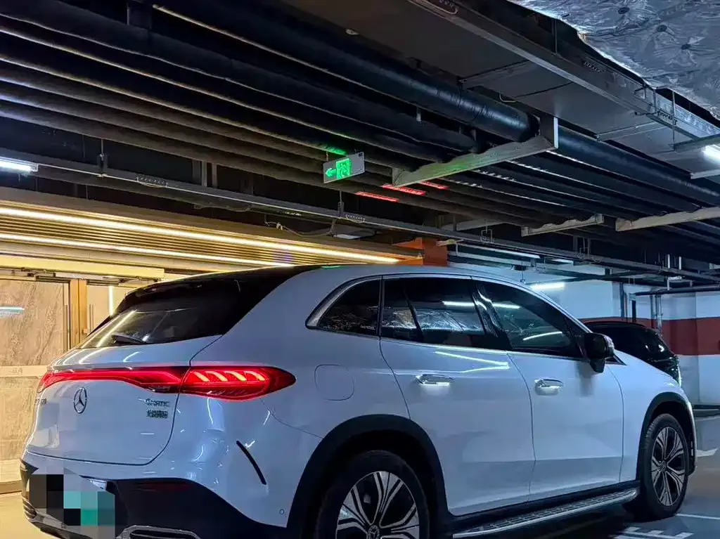 Mercedes-Benz EQE SUV — фото 6