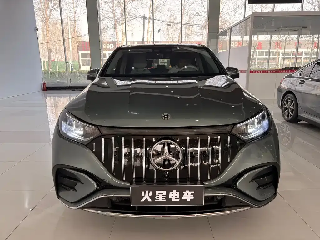 Mercedes-Benz EQE SUV — фото 1