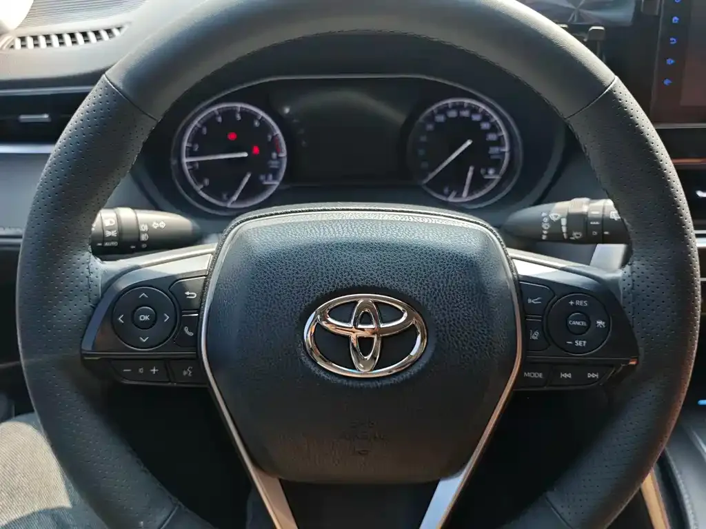 Toyota Harrier — фото 9