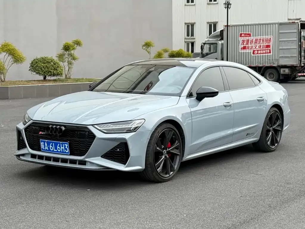 Audi A7L — фото 1