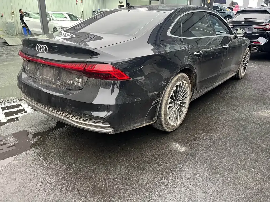 Audi A7L — фото 7
