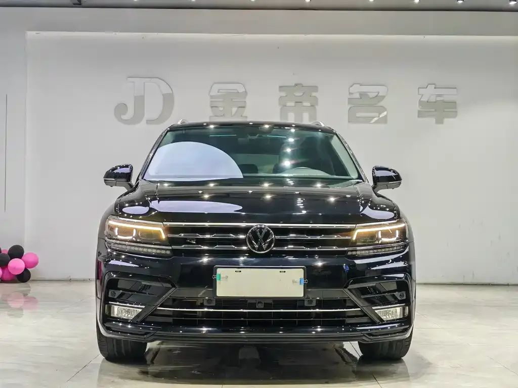 Volkswagen Tiguan L — фото 2