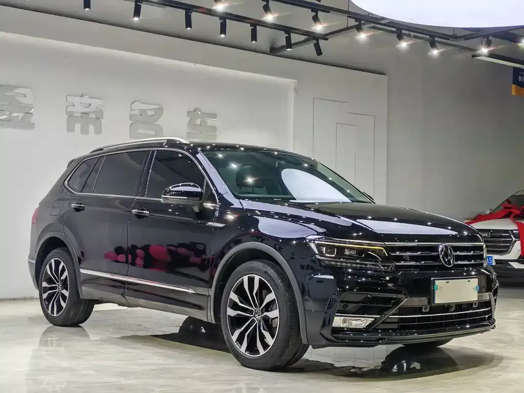 Volkswagen Tiguan L — фото 3