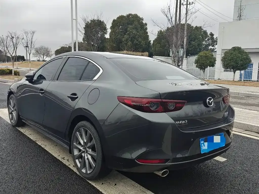 Mazda 3 Axela — фото 4