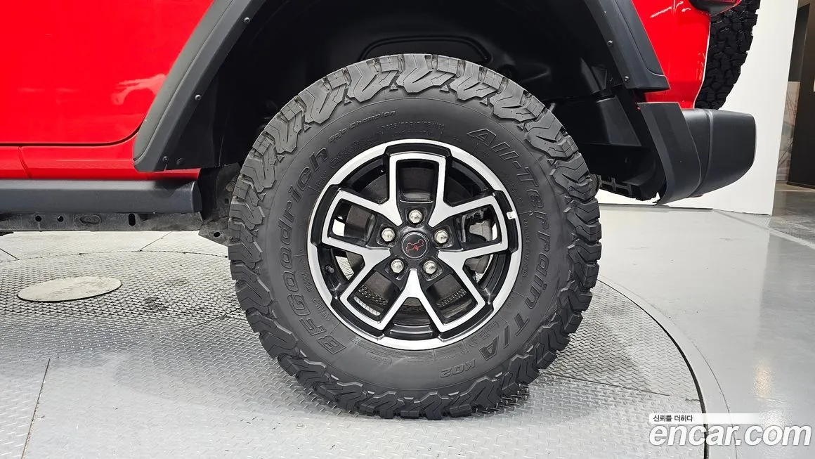Jeep Wrangler — фото 10