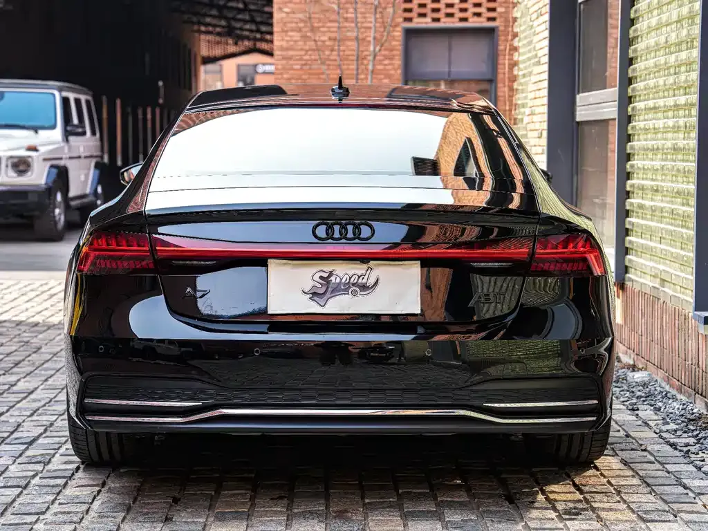 Audi A7 — фото 2