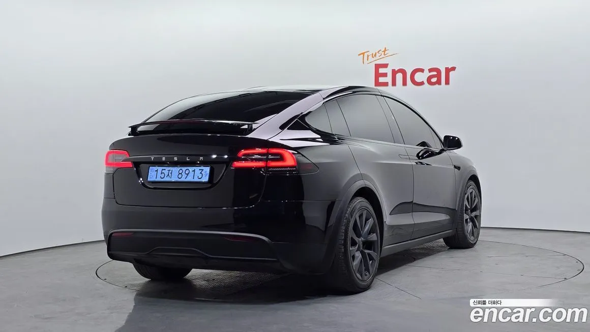 Tesla Model X — фото 6