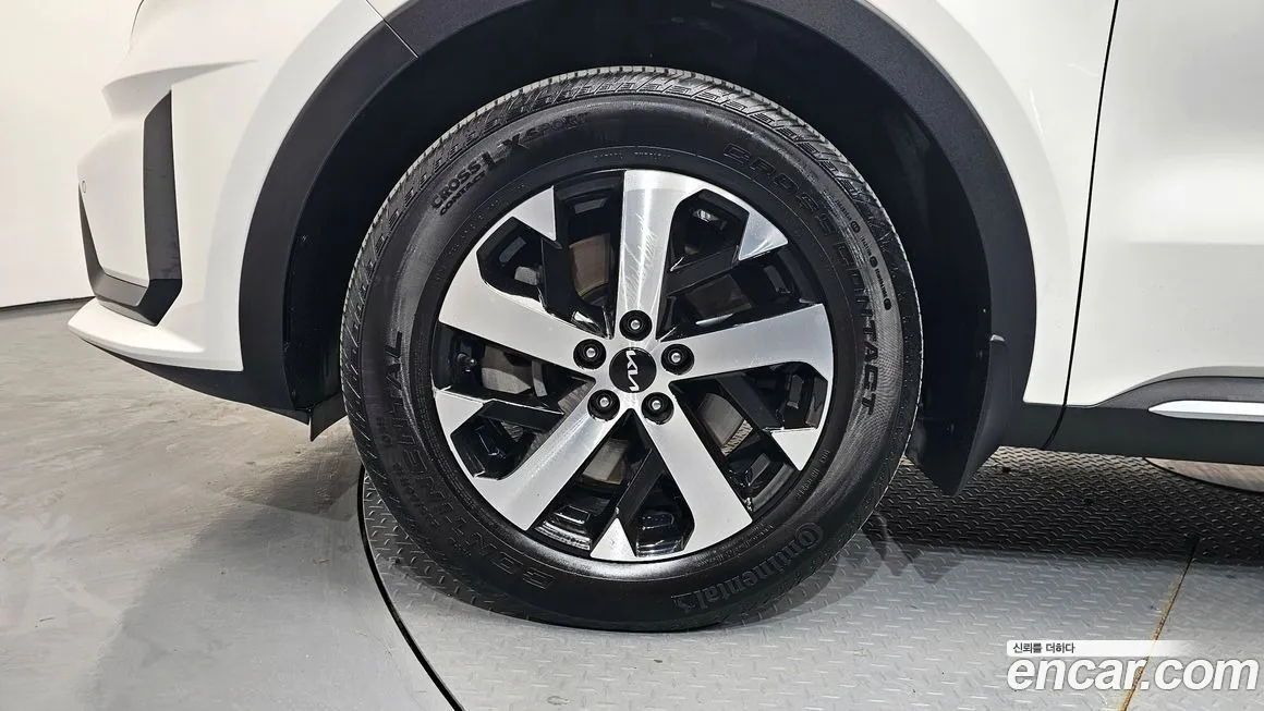 Kia Sorento — фото 8