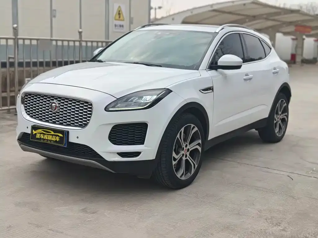 Jaguar E-PACE — фото 1