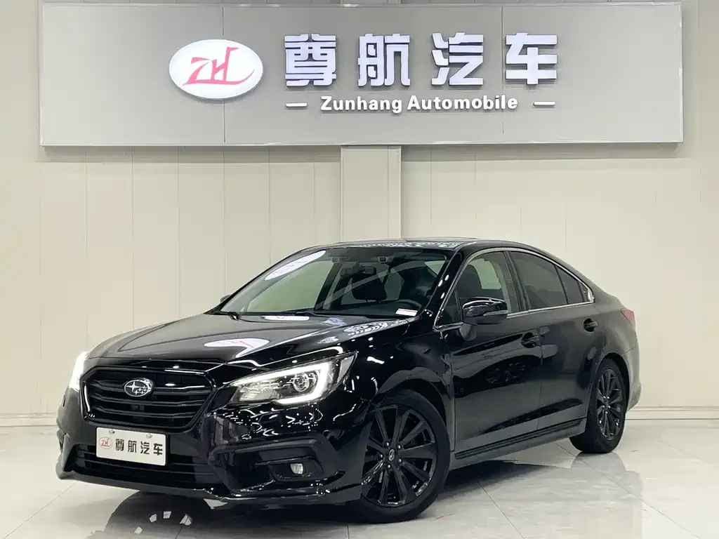 Subaru Legacy — фото 1