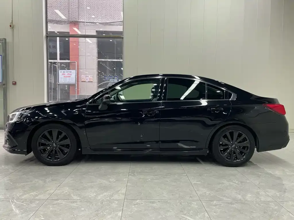 Subaru Legacy — фото 4