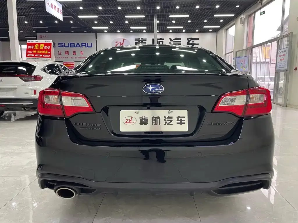Subaru Legacy — фото 10