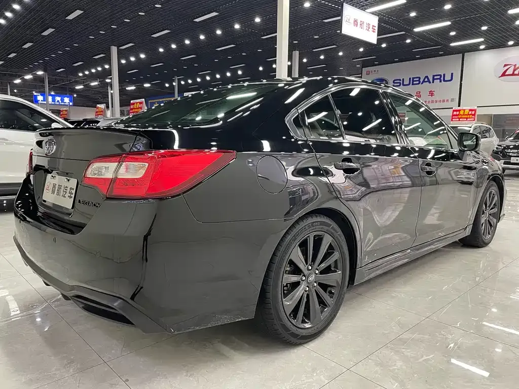 Subaru Legacy — фото 8