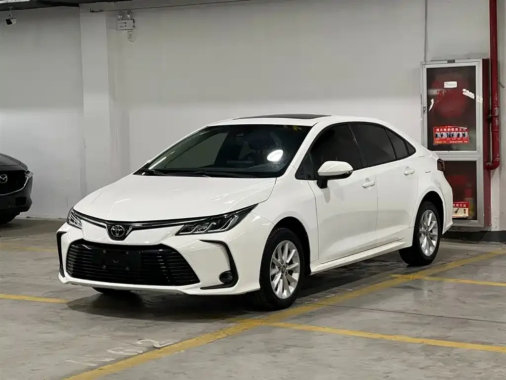 Toyota Corolla — фото 1