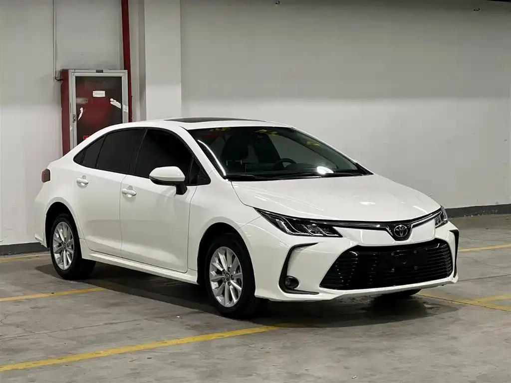 Toyota Corolla — фото 7