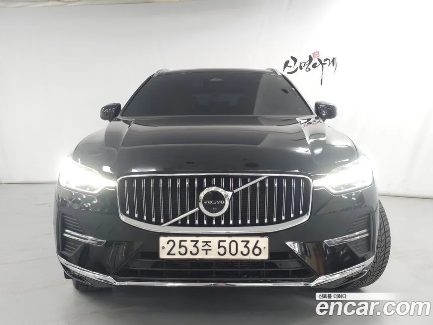 Volvo XC60 — фото 1