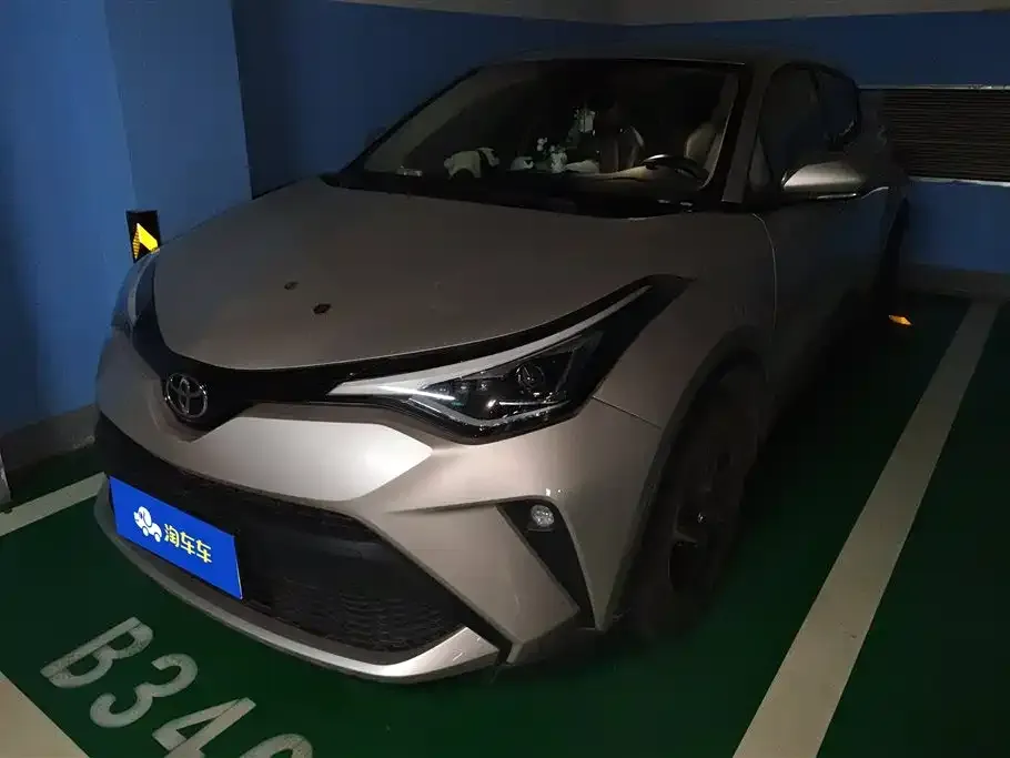 Toyota C-HR — фото 1