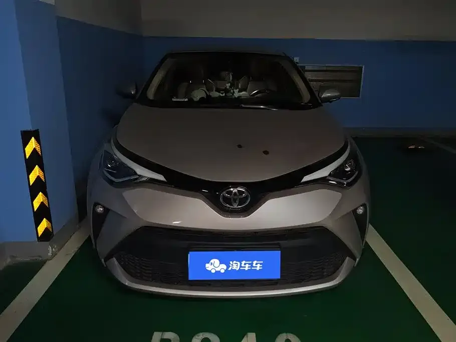 Toyota C-HR — фото 8