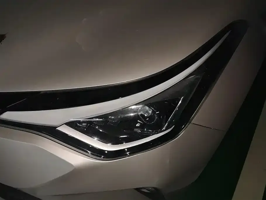 Toyota C-HR — фото 4