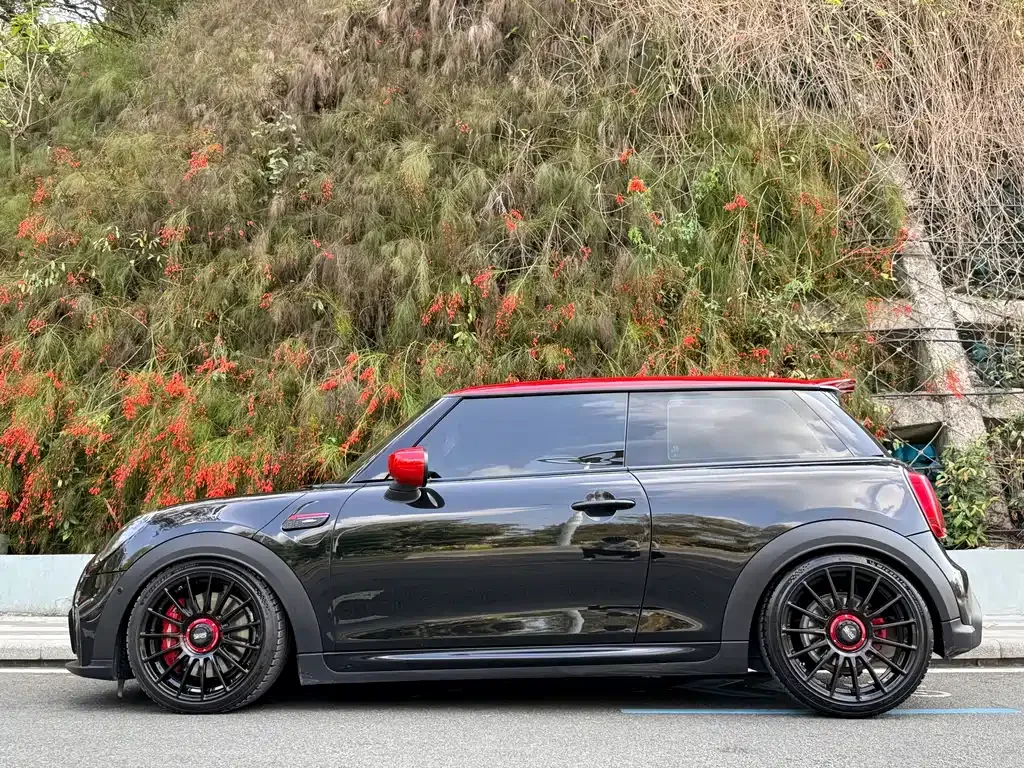 MINI JCW (John Cooper Works) — фото 2