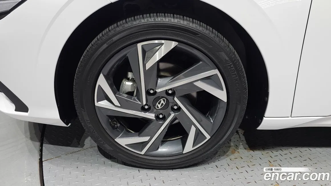 Hyundai AVANTE — фото 2
