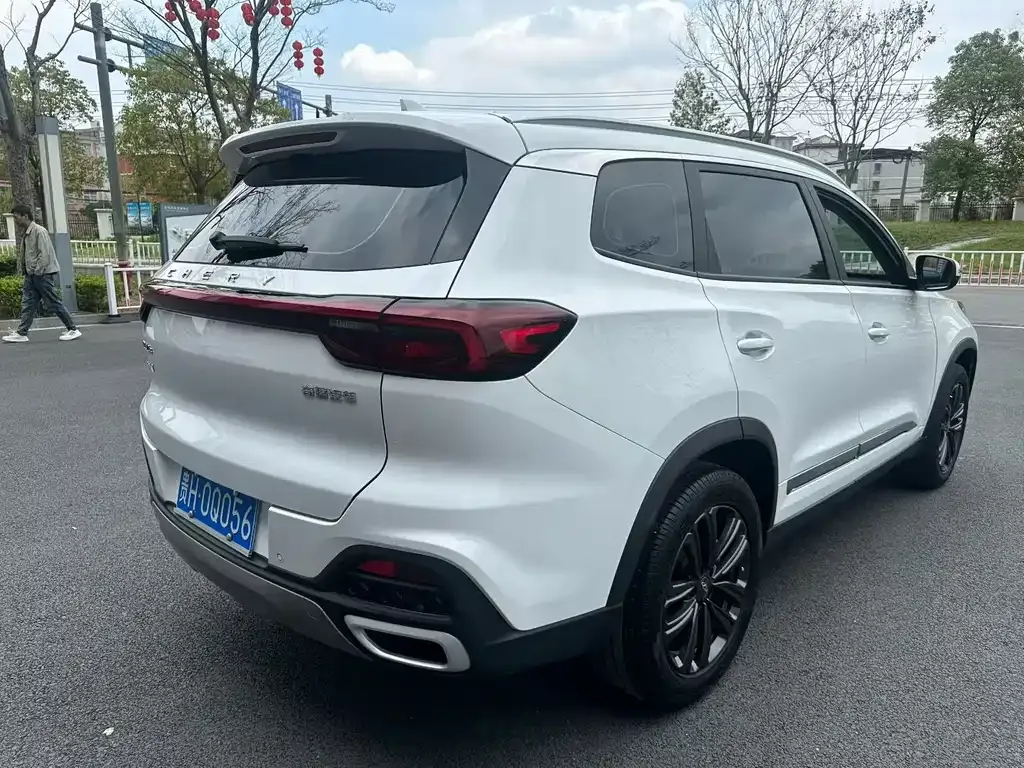 Chery Tiggo 8 — фото 3