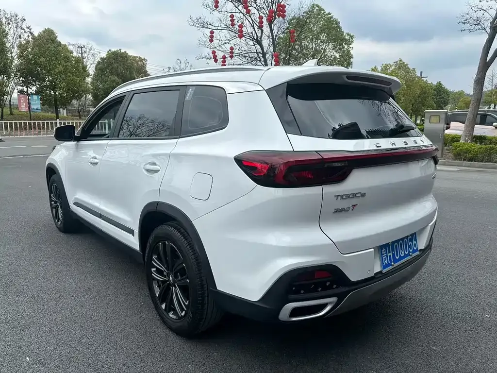 Chery Tiggo 8 — фото 10