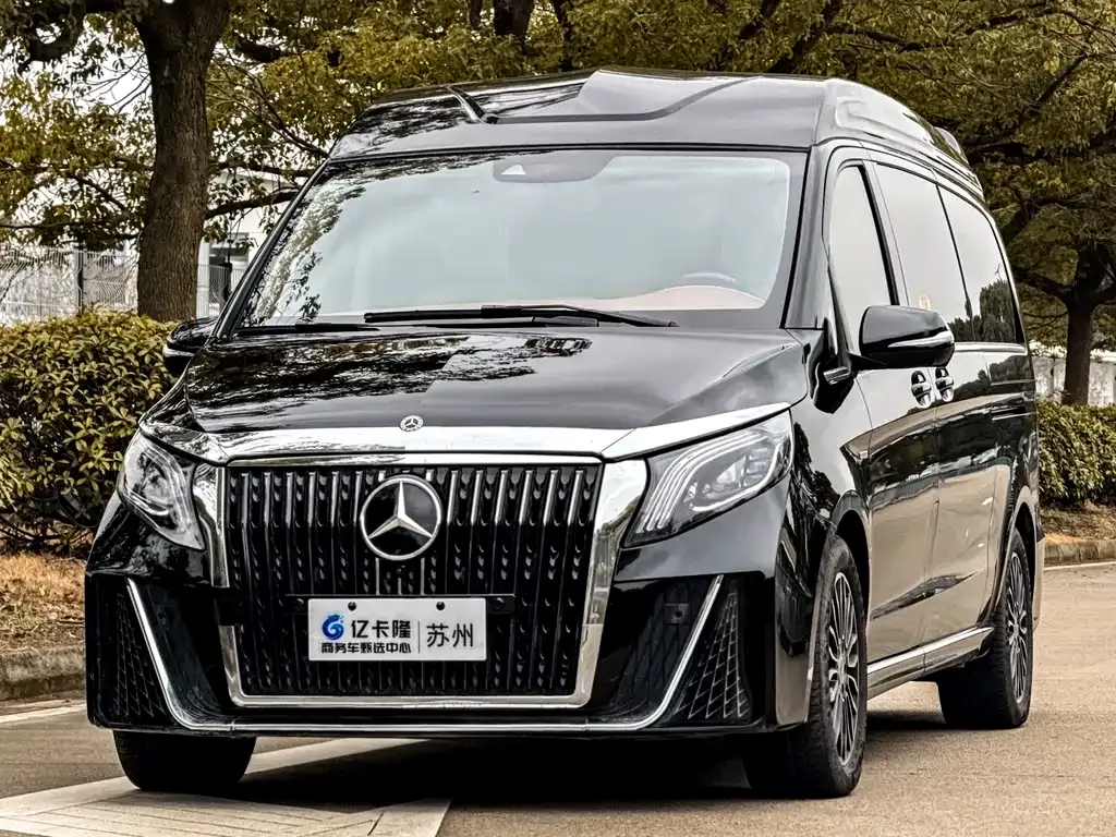 Mercedes-Benz V-Class — фото 1