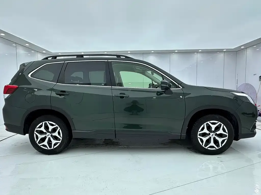 Subaru Forester — фото 9