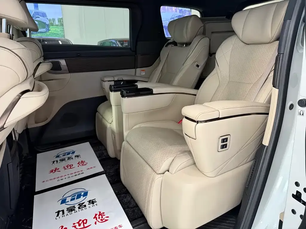 Toyota Vellfire — фото 9
