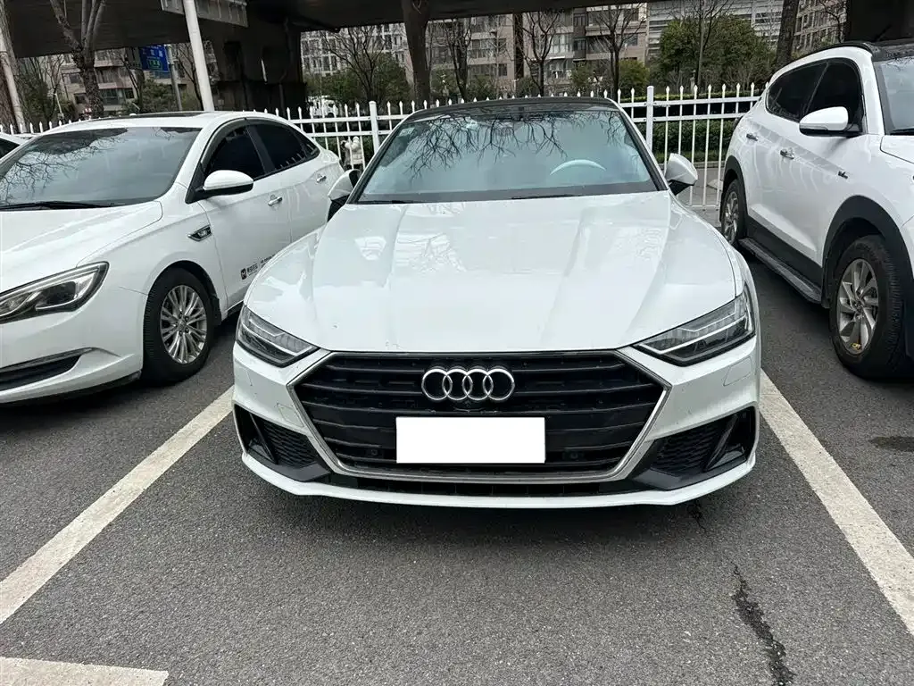 Audi A7 — фото 1