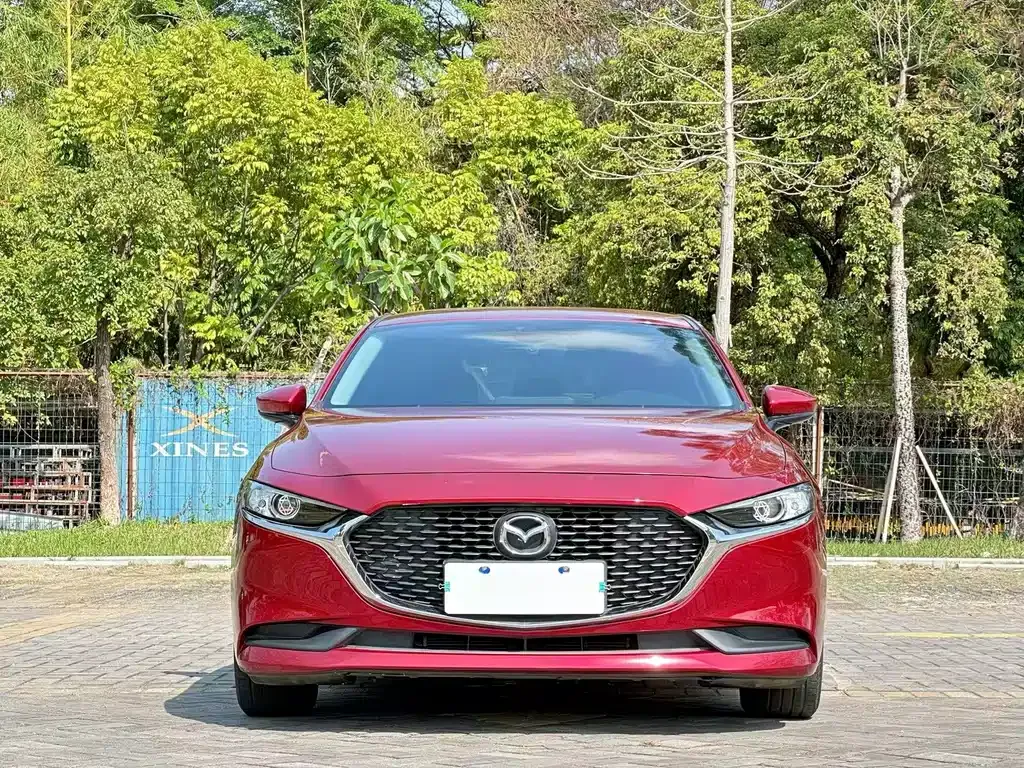 Mazda 3 Axela — фото 1