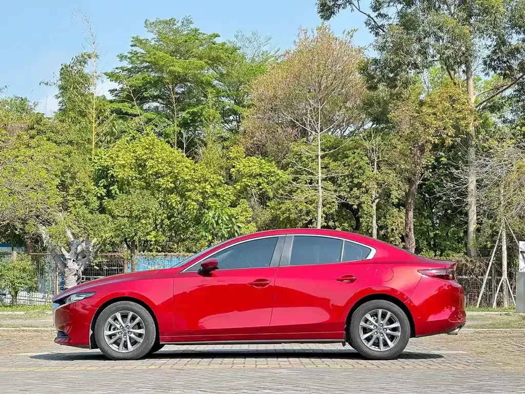 Mazda 3 Axela — фото 10