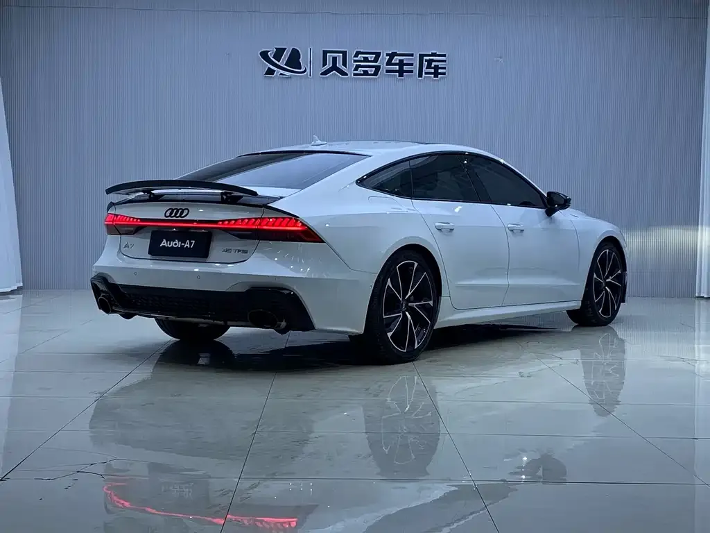 Audi A7 — фото 7