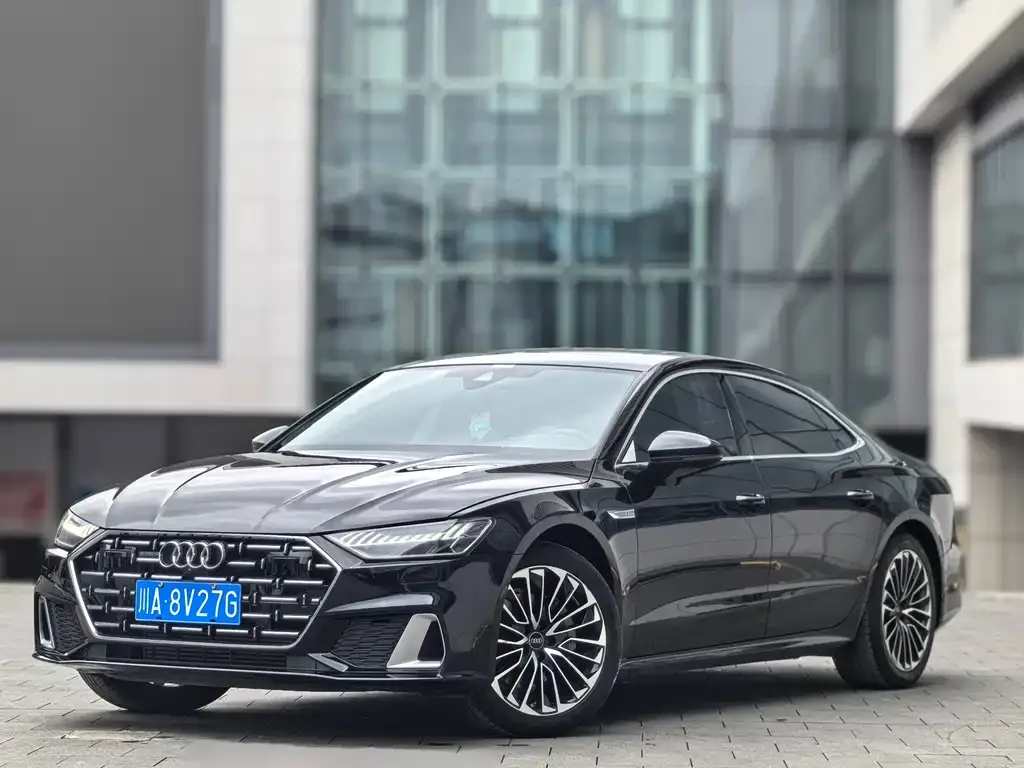 Audi A7L — фото 1