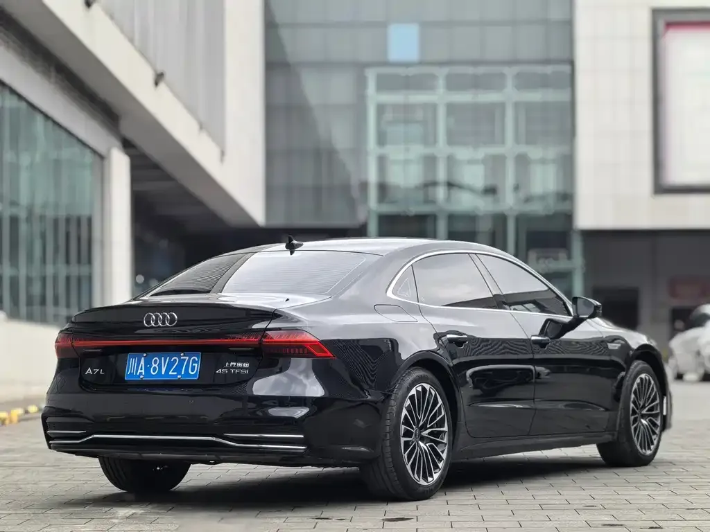Audi A7L — фото 5