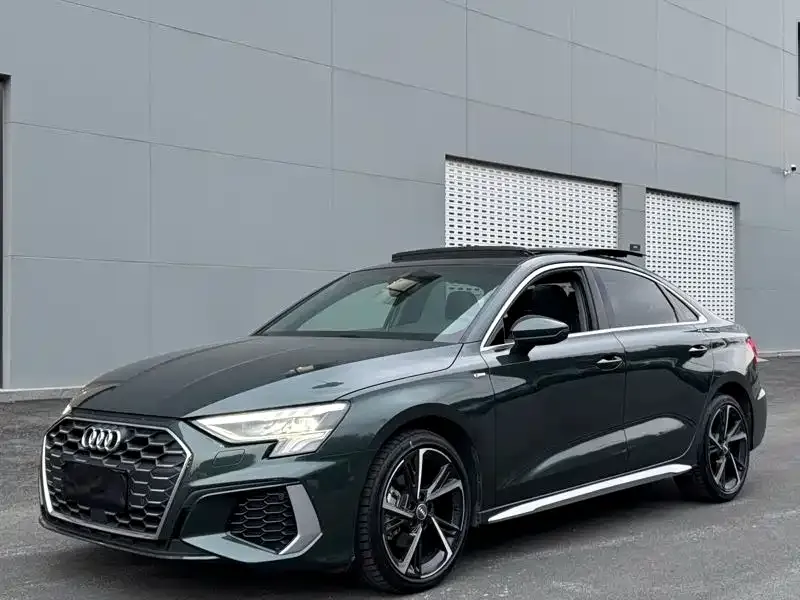 Audi A3 — фото 1