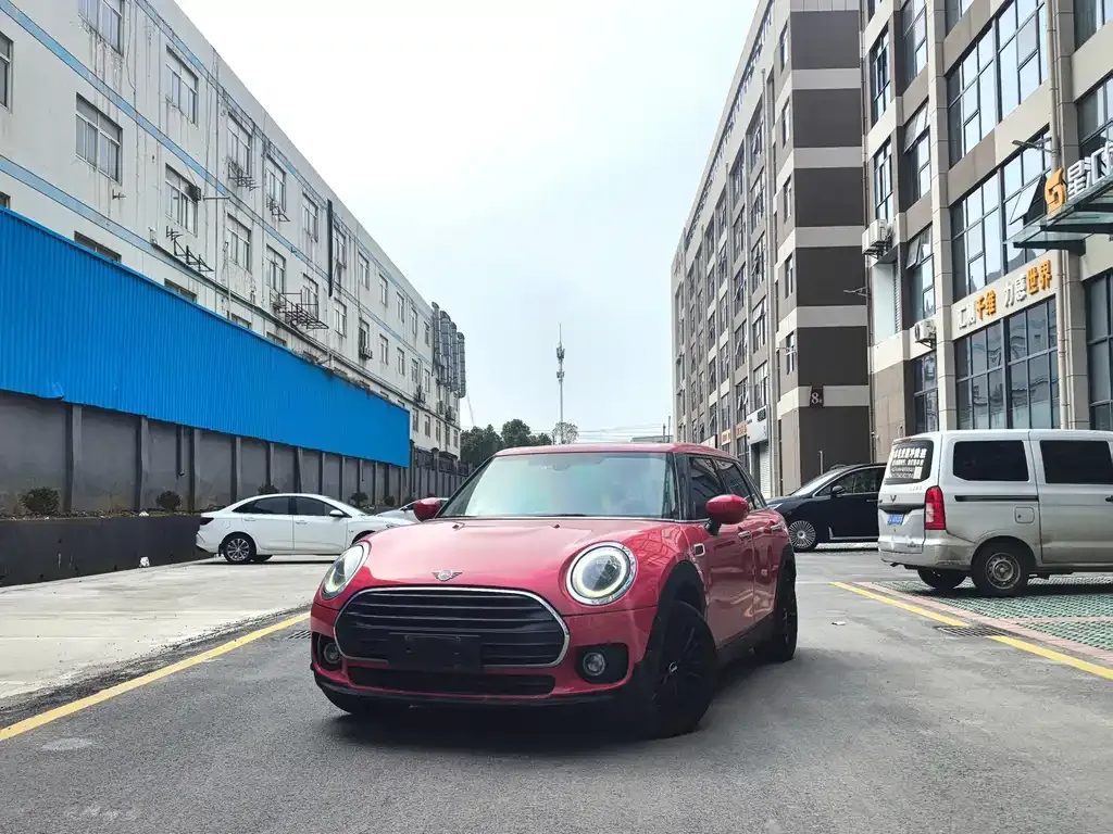 MINI Clubman — фото 1