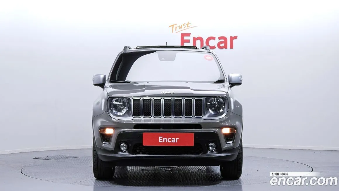 Jeep Renegade — фото 8