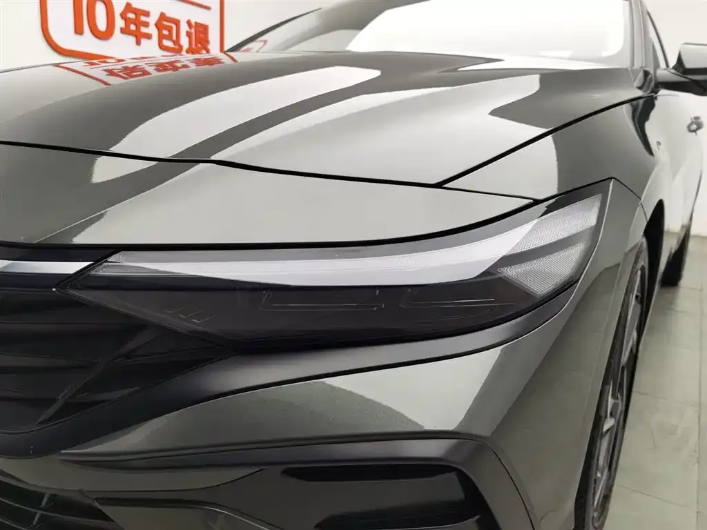 Hyundai Elantra — фото 3