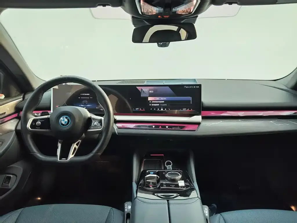 BMW i5 — фото 9