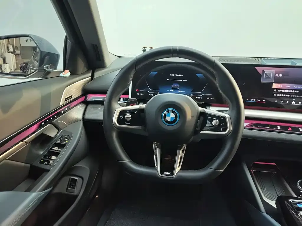 BMW i5 — фото 6