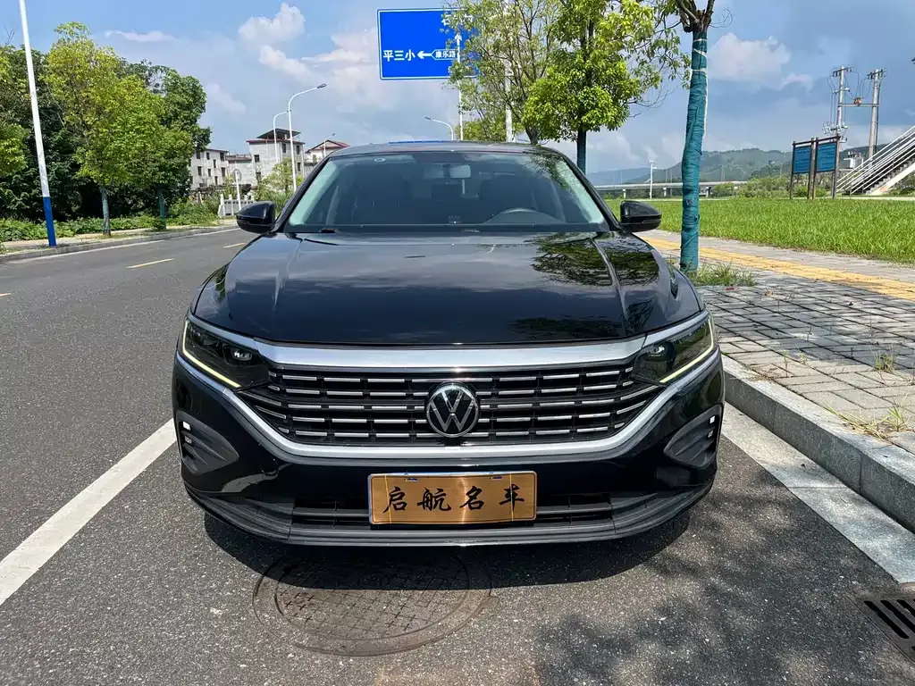 Volkswagen Passat — фото 1