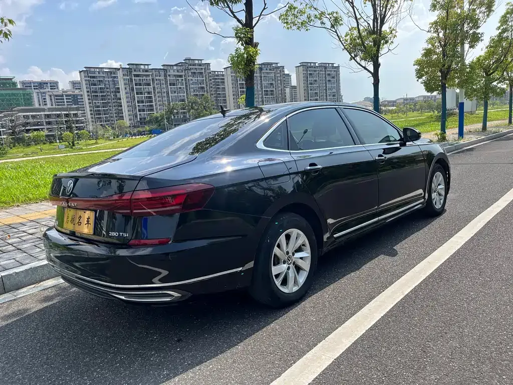 Volkswagen Passat — фото 7